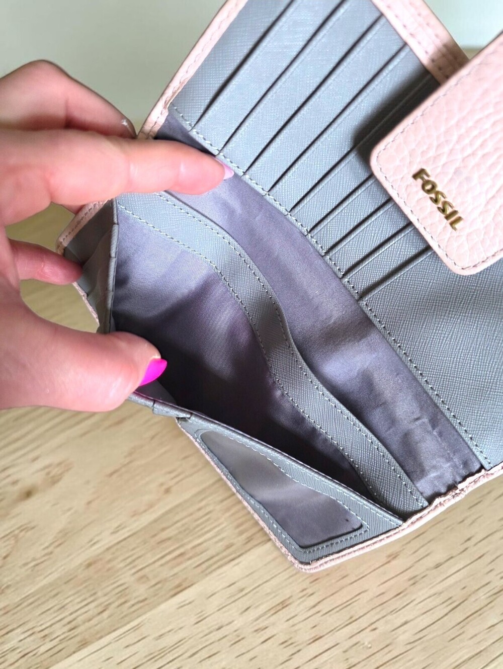 Fossil Dusty Rose Bifold Organizer Pebbled Leather Wallet Card Holder Wallet - Picture 12 of 13